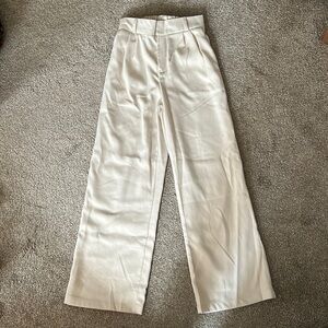 Light weight trousers